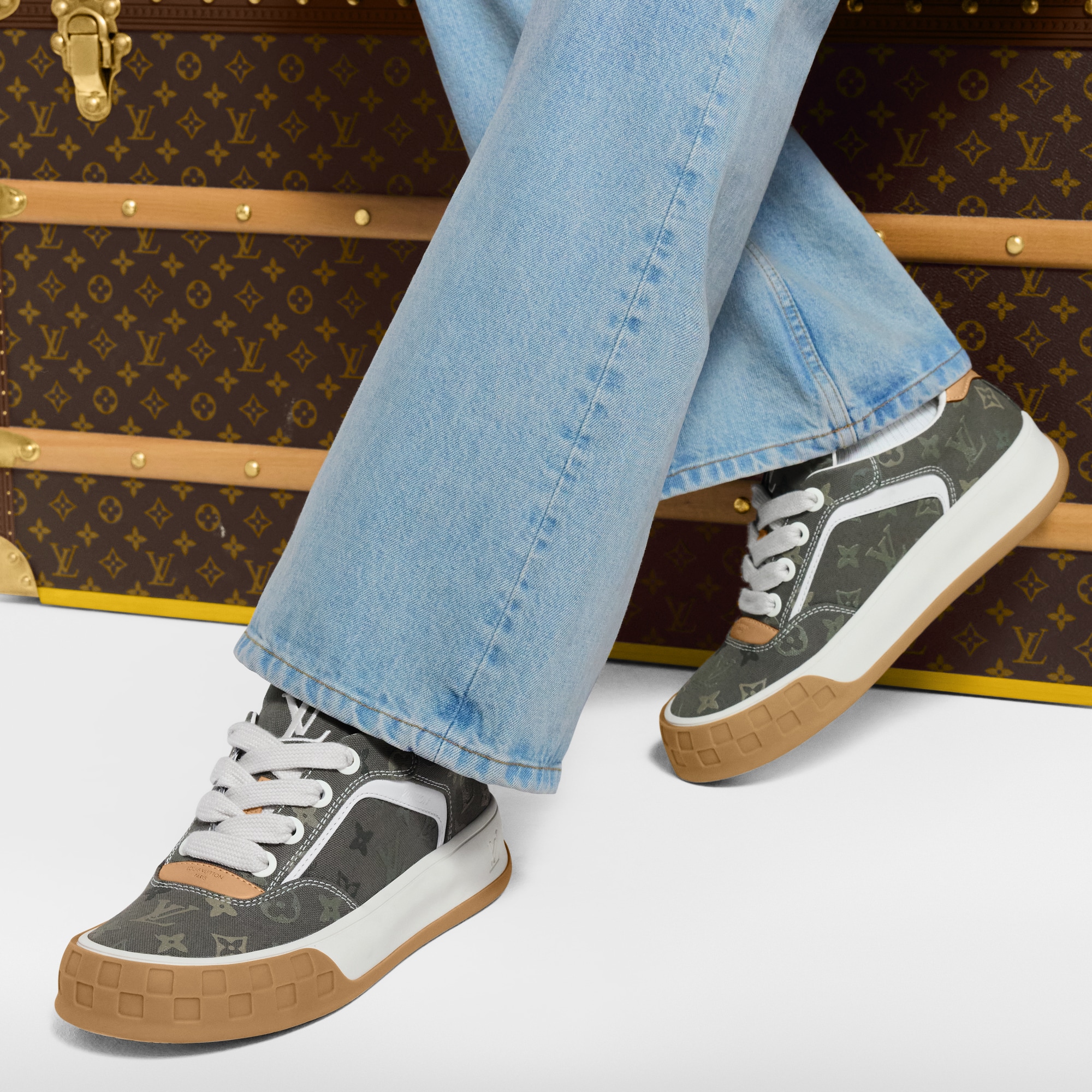 LV ティルテッド スニーカー ｜ルイ・ヴィトン 公式サイト - 1AJAM7